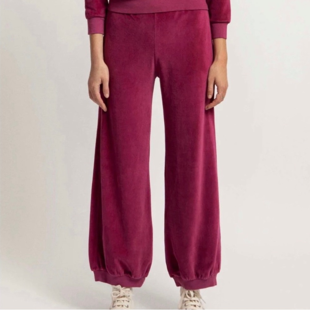 Suzi Kondi Magenta Wide-Leg Velour Pants